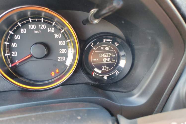 Used Honda XR-V 2015 1.5L LXi CVT Classic Edition Odometer Close Up
