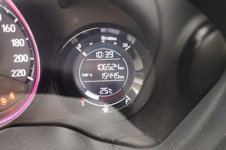 Used Honda XR-V 2015 1.8L EXi CVT Comfort Version Odometer Close Up