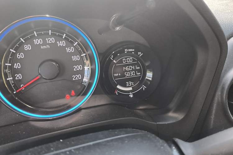 Used Honda XR-V 2015 1.8L EXi CVT Comfort Version Odometer Close Up