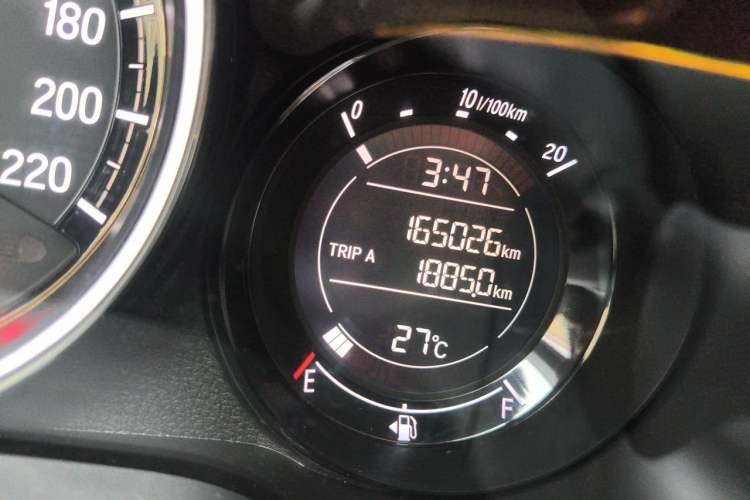 Used Honda XR-V 2015 1.5L LXi Manual Classic Edition Odometer Close Up