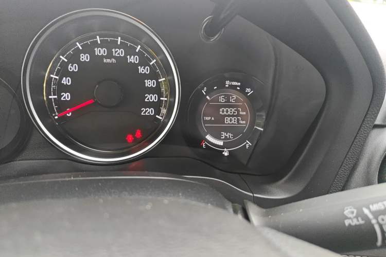 Used Honda XR-V 2015 1.8L EXi CVT Comfort Version Odometer Close Up
