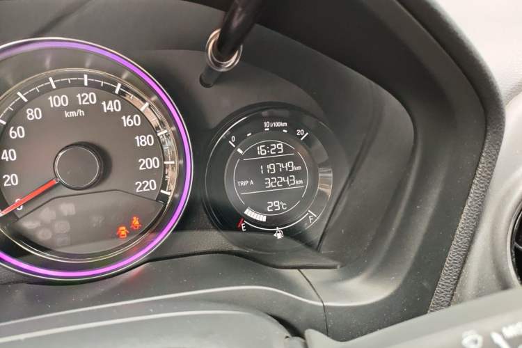 Used Honda XR-V 2015 1.8L EXi CVT Comfort Version Odometer Close Up