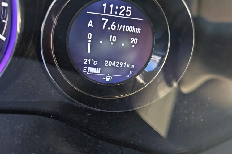 Used Honda XR-V 2015 1.8L VTi CVT Luxury Edition Odometer Close Up