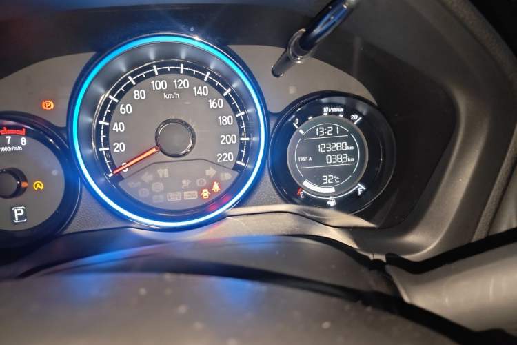Used Honda XR-V 2015 1.8L EXi CVT Comfort Version Odometer Close Up
