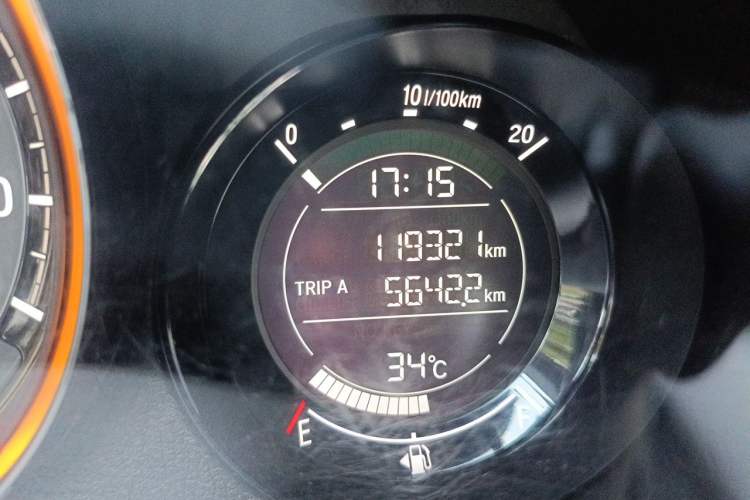 Used Honda XR-V 2015 1.8L EXi CVT Comfort Version Odometer Close Up