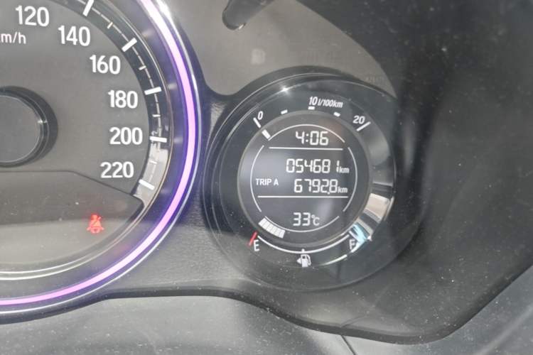 Used Honda XR-V 2015 1.8L EXi CVT Comfort Version Odometer Close Up