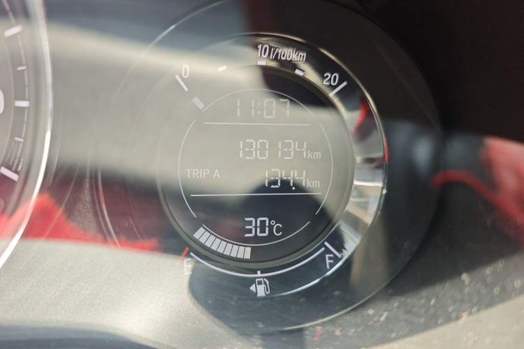 Used Honda XR-V 2015 1.5L LXi Manual Classic Edition Odometer Close Up