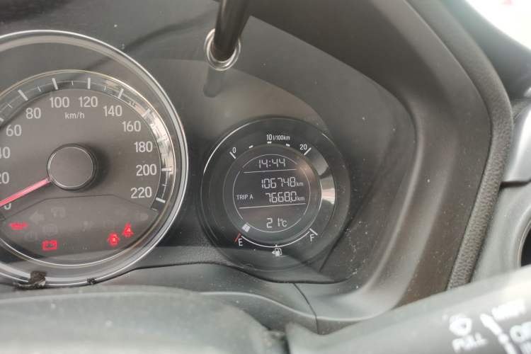 Used Honda XR-V 2015 1.8L EXi CVT Comfort Version Odometer Close Up