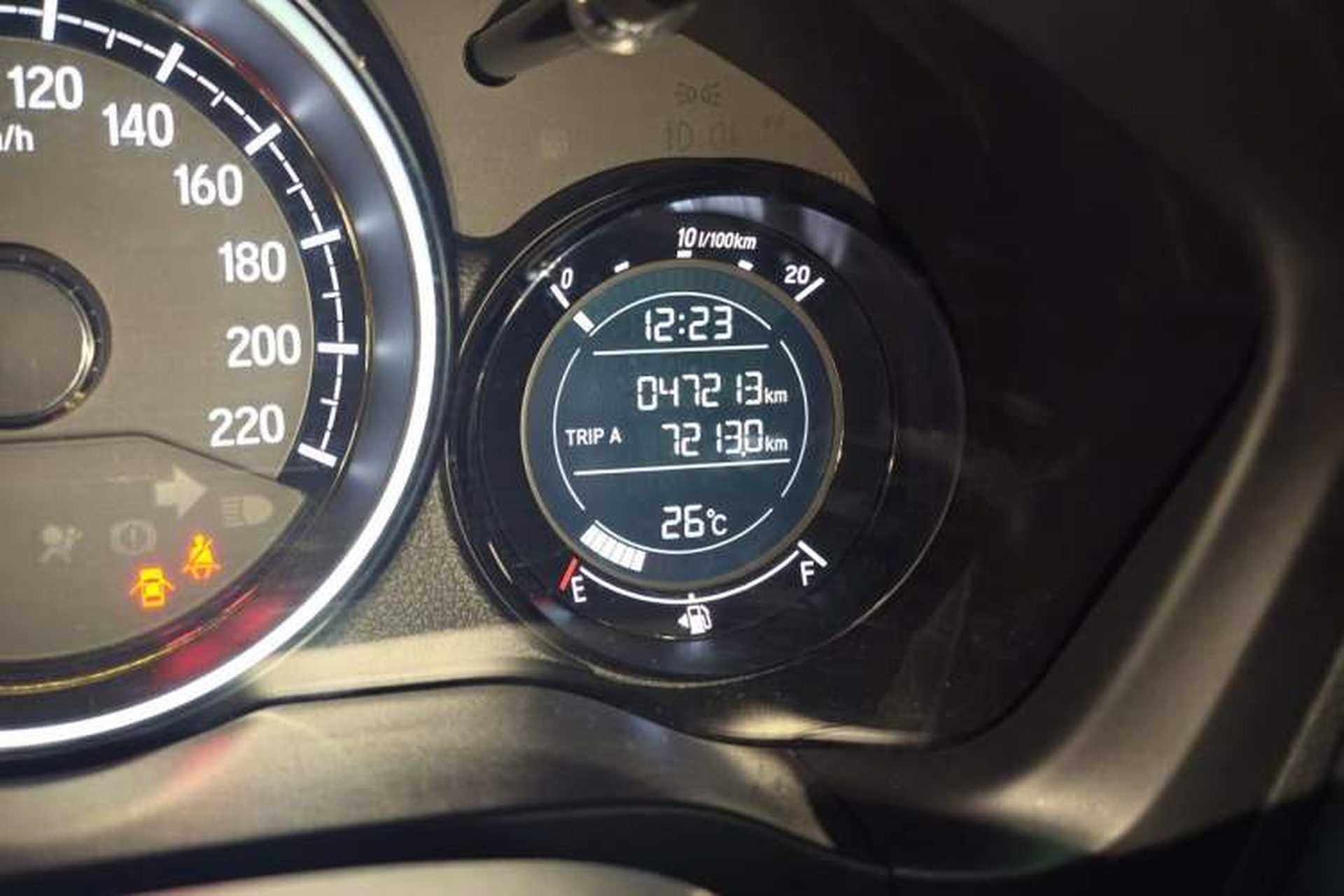 Used Honda XR-V 2015 1.8L EXi CVT Comfort Version Odometer Close Up