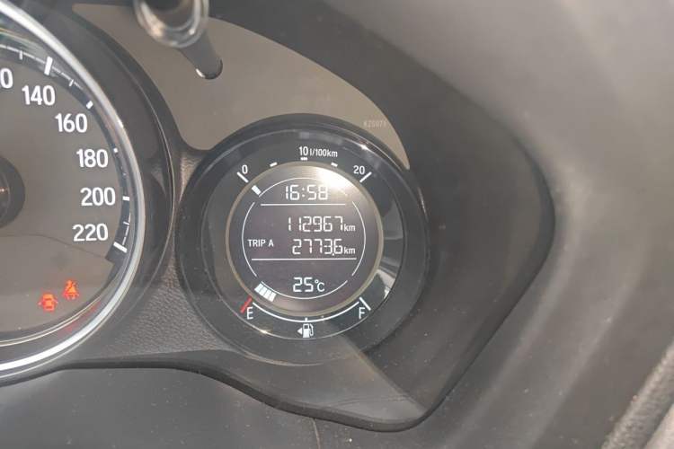 Used Honda XR-V 2015 1.8L EXi CVT Comfort Version Odometer Close Up