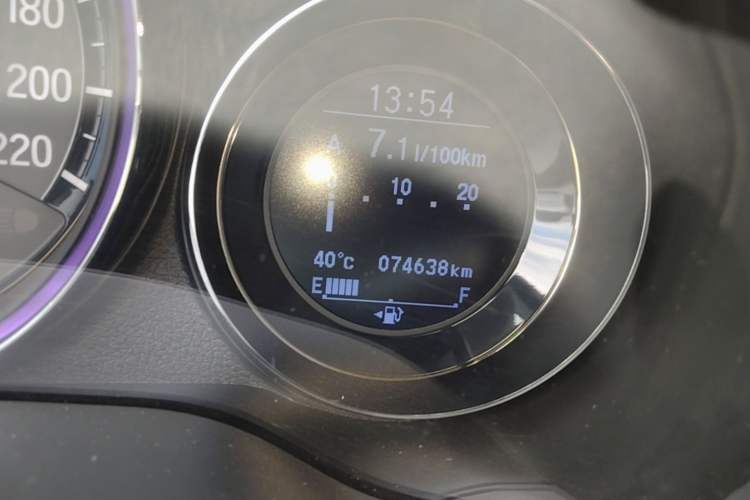 Used Honda XR-V 2015 1.8L VTi CVT Luxury Edition Odometer Close Up