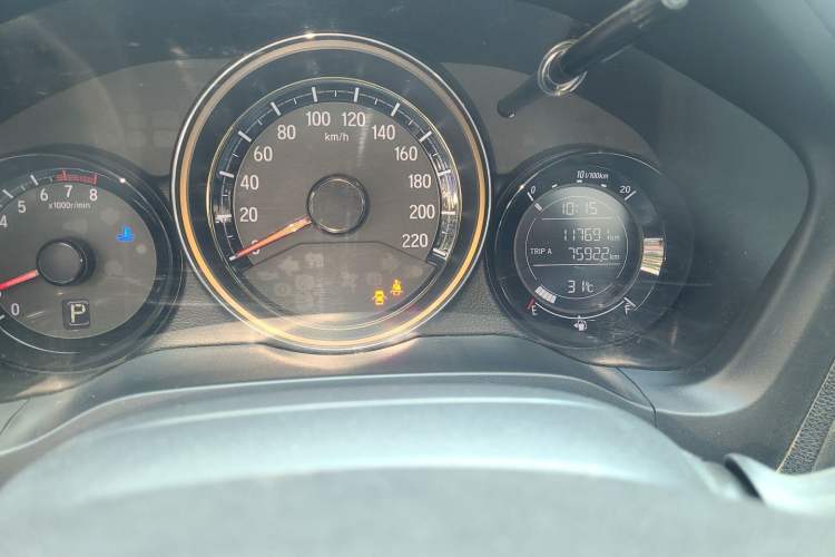 Used Honda XR-V 2015 1.8L EXi CVT Comfort Version Odometer Close Up