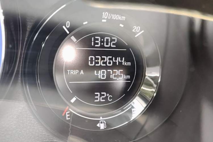 Used Honda XR-V 2015 1.8L EXi CVT Comfort Version Odometer Close Up