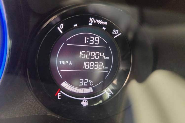 Used Honda XR-V 2015 1.8L EXi CVT Comfort Version Odometer Close Up