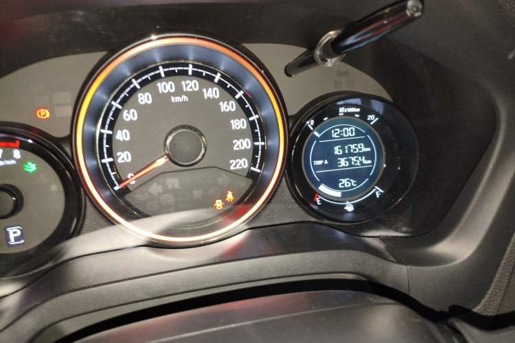 Used Honda XR-V 2015 1.8L EXi CVT Comfort Version Odometer Close Up