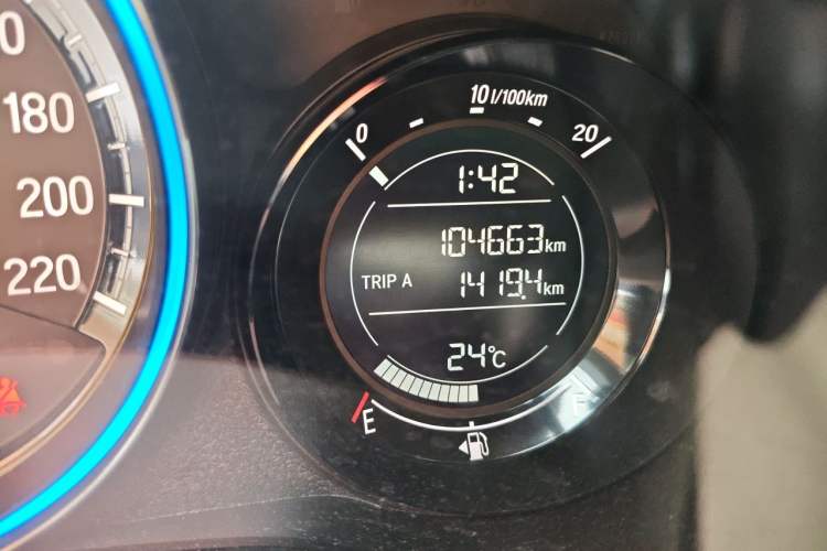 Used Honda XR-V 2015 1.8L EXi CVT Comfort Version Odometer Close Up