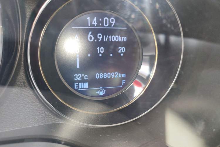 Used Honda XR-V 2015 1.8L VTi CVT Luxury Edition Odometer Close Up