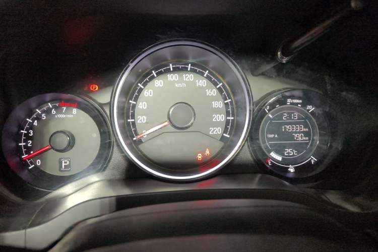 Used Honda XR-V 2015 1.8L EXi CVT Comfort Version Odometer Close Up