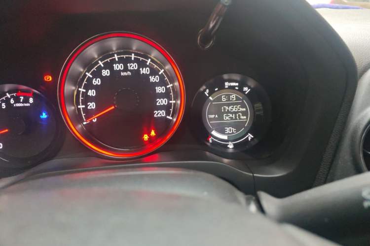 Used Honda XR-V 2015 1.8L EXi Manual Comfort Edition Odometer Close Up