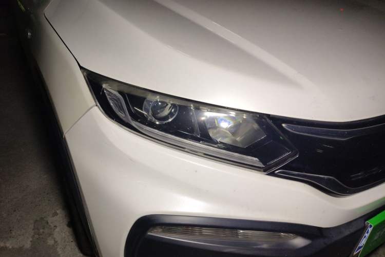 Used Honda XR-V 2015 1.8L EXi CVT Comfort Version Right Front Headlight