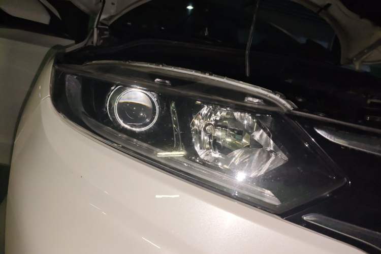 Used Honda XR-V 2015 1.8L EXi CVT Comfort Version Right Front Headlight