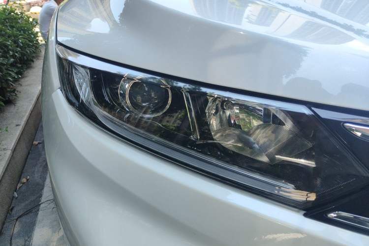 Used Honda XR-V 2015 1.8L EXi CVT Comfort Version Right Front Headlight