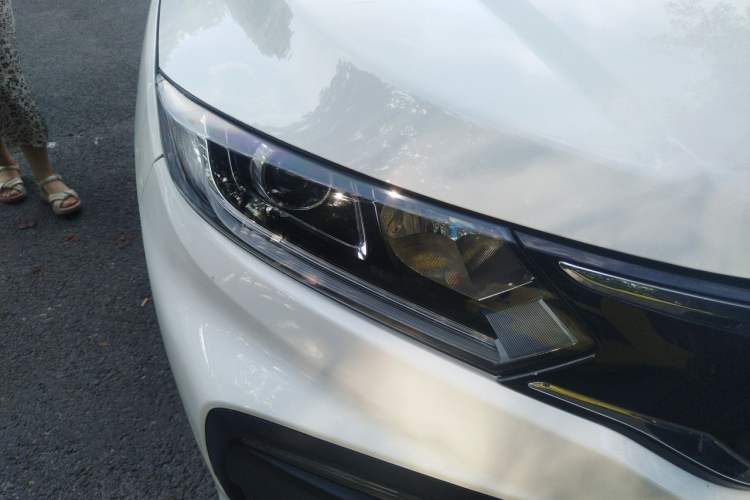 Used Honda XR-V 2015 1.8L EXi CVT Comfort Version Right Front Headlight