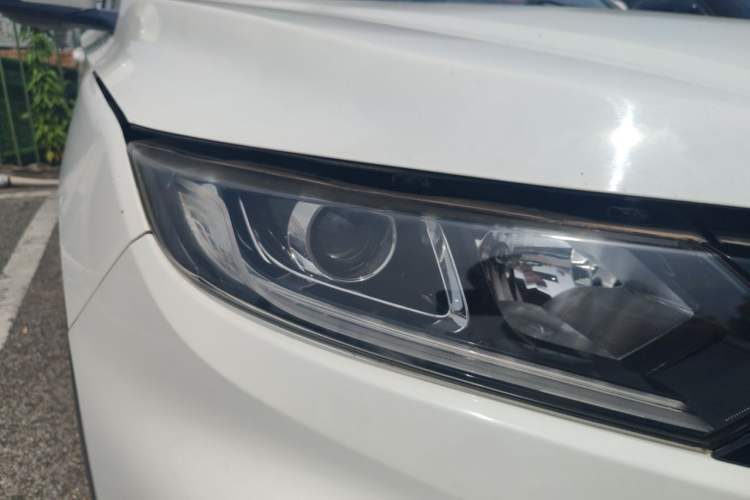 Used Honda XR-V 2015 1.8L VTi CVT Luxury Edition Right Front Headlight