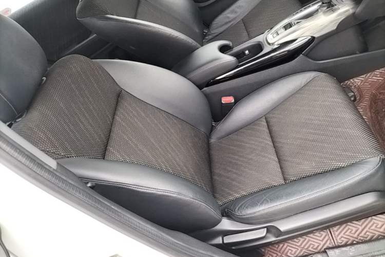 Used Honda XR-V 2015 1.8L EXi CVT Comfort Version Right Front Seat