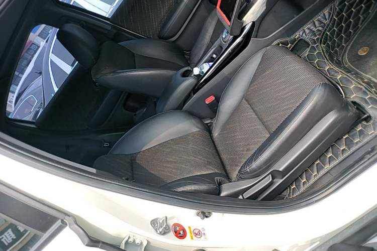 Used Honda XR-V 2015 1.8L EXi CVT Comfort Version Right Front Seat