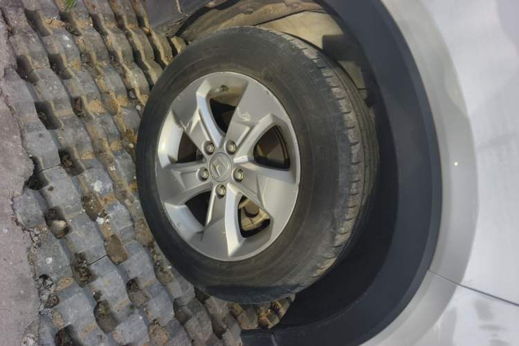 Used Honda XR-V 2015 1.5L LXi CVT Classic Edition Right Front Wheel Hub