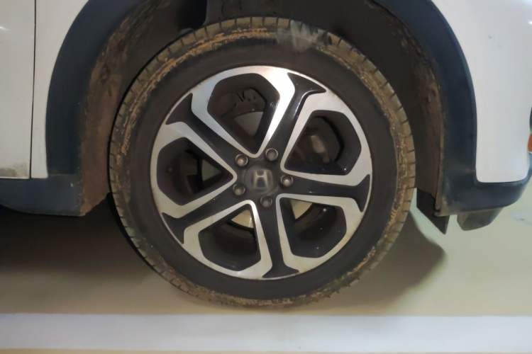 Used Honda XR-V 2015 1.8L EXi CVT Comfort Version Right Front Wheel Hub