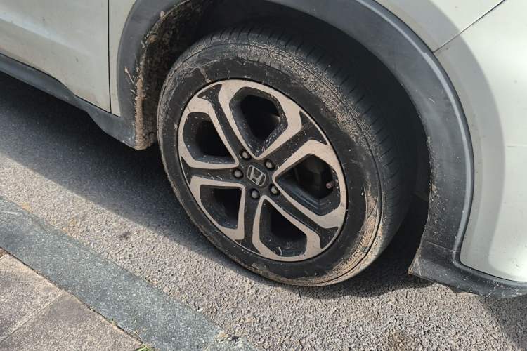Used Honda XR-V 2015 1.8L EXi CVT Comfort Version Right Front Wheel Hub