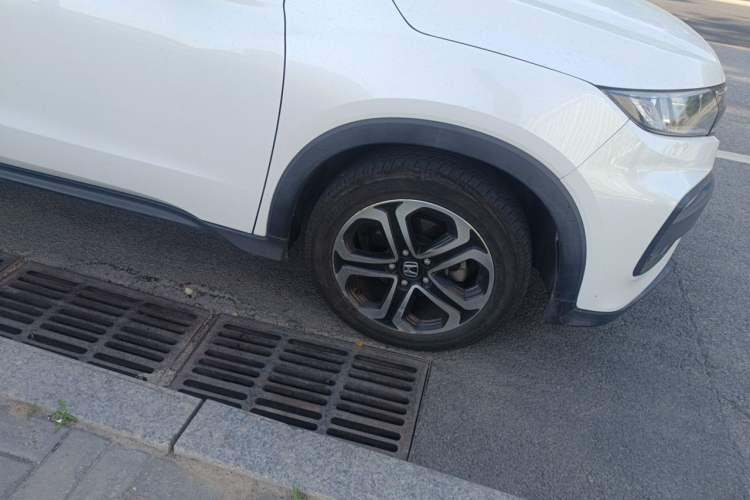Used Honda XR-V 2015 1.8L VTi CVT Luxury Edition Right Front Wheel Hub