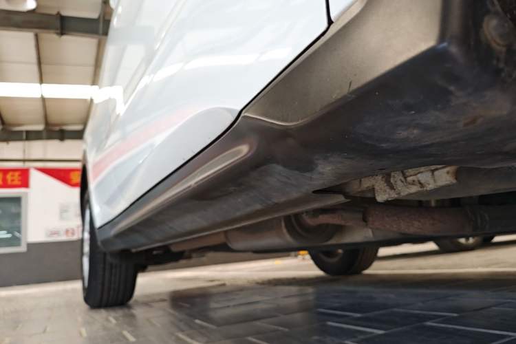 Used Honda XR-V 2015 1.5L LXi CVT Classic Edition Right Side Sill