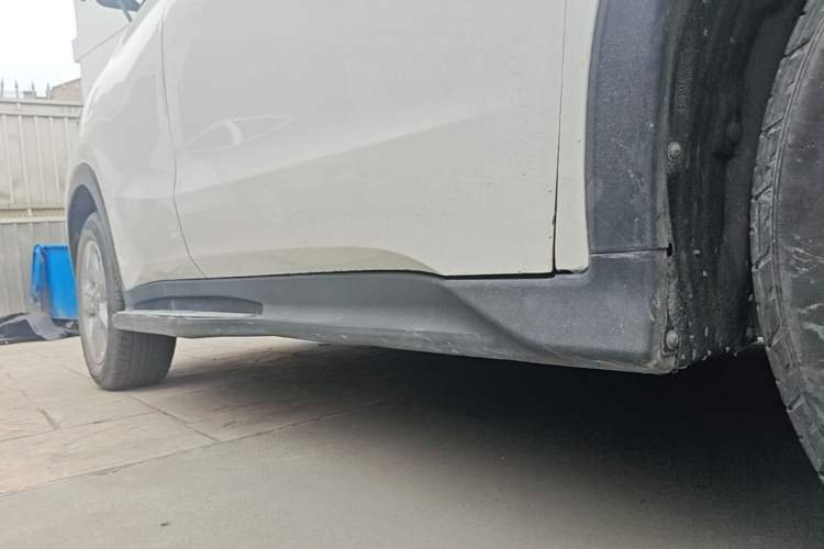 Used Honda XR-V 2015 1.5L LXi CVT Classic Edition Right Side Sill