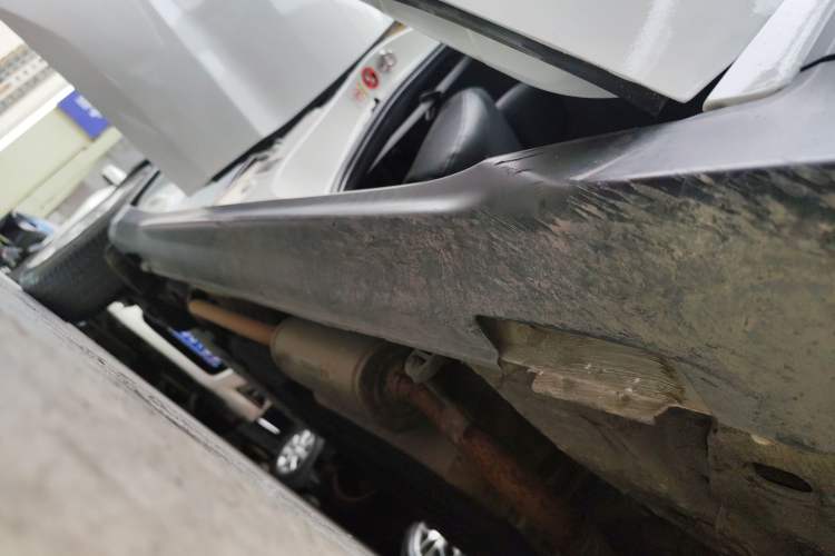 Used Honda XR-V 2015 1.5L LXi Manual Classic Edition Right Side Sill