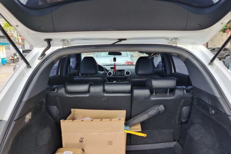 Used Honda XR-V 2015 1.8L EXi CVT Comfort Version Trunk