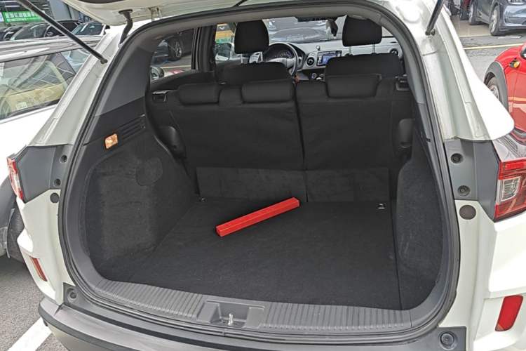 Used Honda XR-V 2015 1.5L LXi Manual Classic Edition Trunk