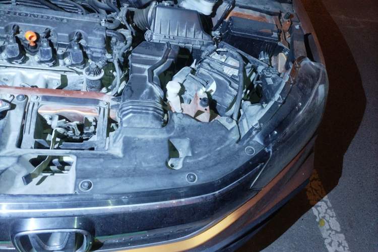 Used Honda XR-V 2015 1.8L VTi CVT Luxury Edition Engine Bay Left
