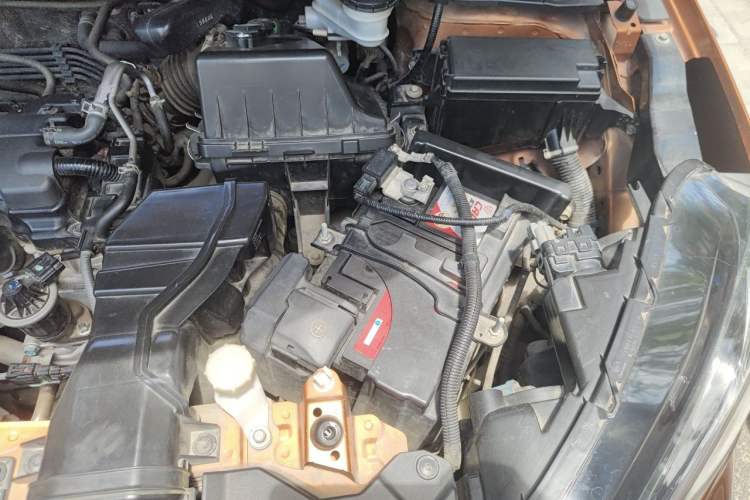 Used Honda XR-V 2015 1.8L EXi CVT Comfort Version Engine Bay Left