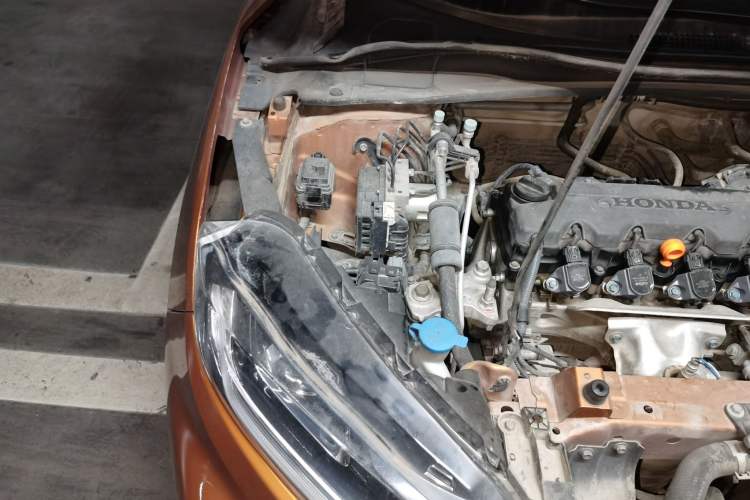 Used Honda XR-V 2015 1.8L EXi Manual Comfort Edition Engine Bay Right