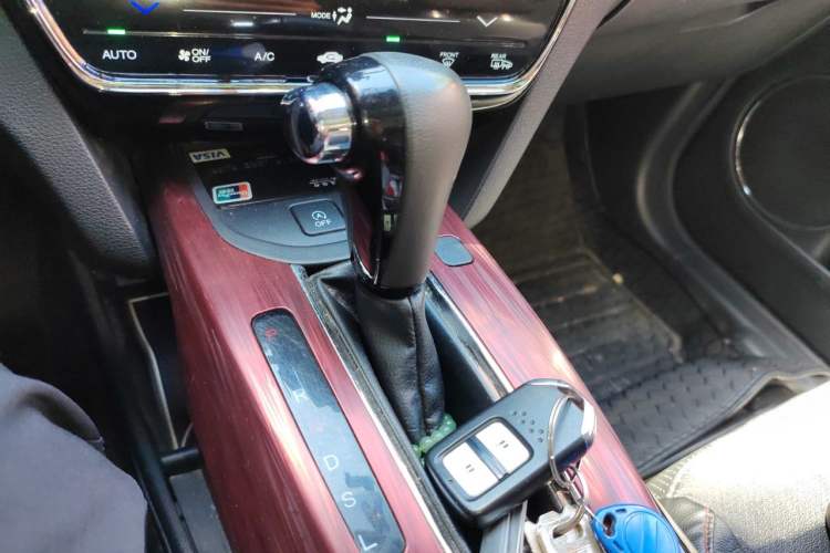 Used Honda XR-V 2015 1.8L VTi CVT Luxury Edition Gear Lever