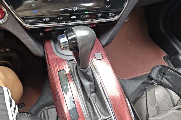 Used Honda XR-V 2015 1.8L VTi CVT Luxury Edition Gear Lever