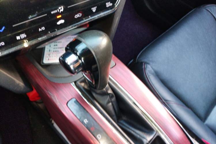 Used Honda XR-V 2015 1.8L VTi CVT Luxury Edition Gear Lever