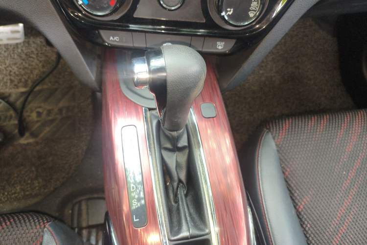 Used Honda XR-V 2015 1.8L EXi CVT Comfort Version Gear Lever