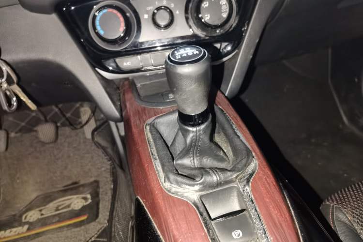 Used Honda XR-V 2015 1.8L EXi Manual Comfort Edition Gear Lever