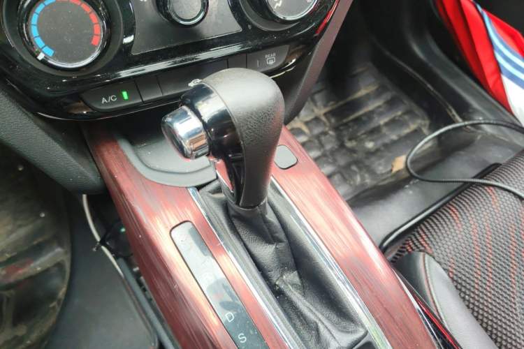 Used Honda XR-V 2015 1.8L EXi CVT Comfort Version Gear Lever