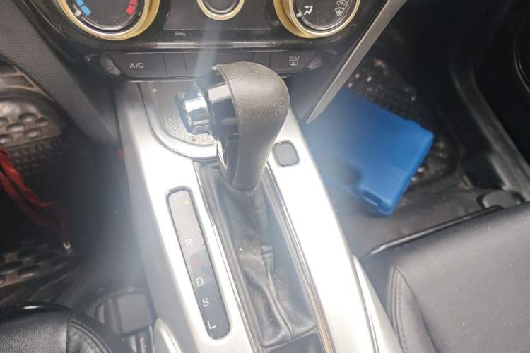 Used Honda XR-V 2015 1.8L EXi CVT Comfort Version Gear Lever