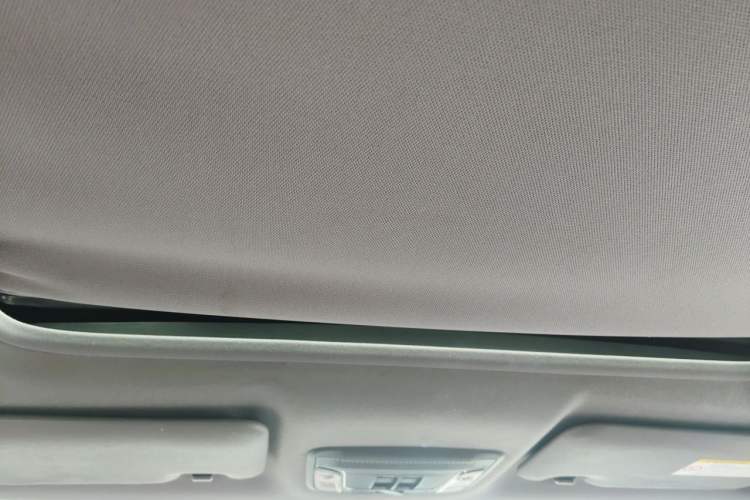 Used Honda XR-V 2015 1.8L EXi CVT Comfort Version Headliner